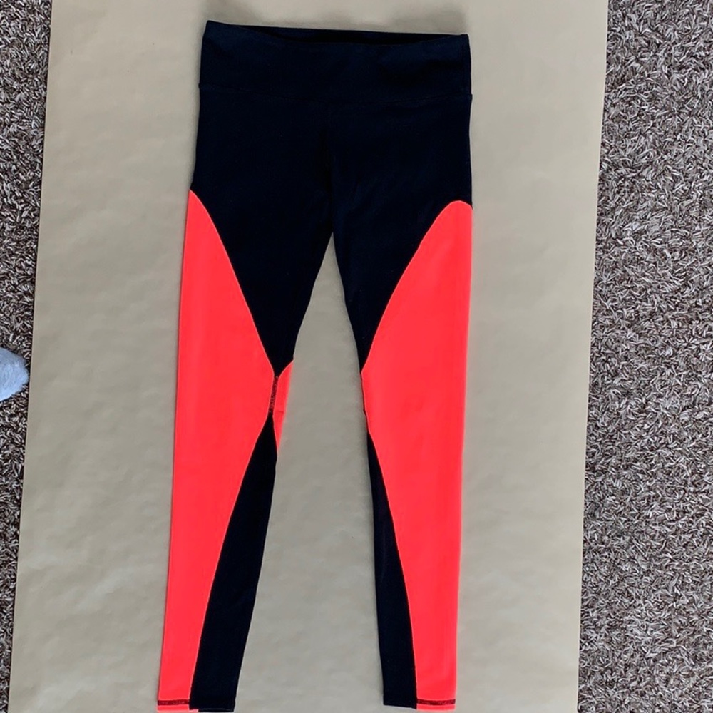 ALO YOGA LEGGINS